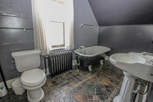 Upper Level 3/4 Bath.jpg