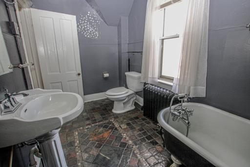 UPper Level 3/4 Bath.jpg