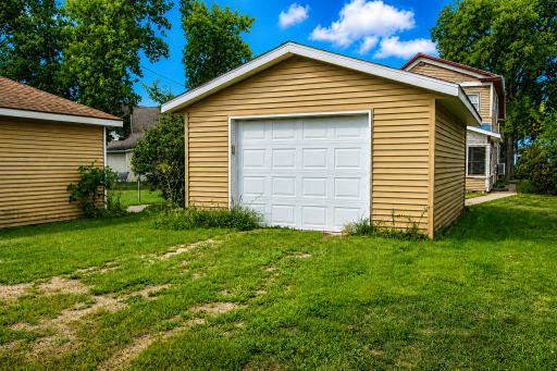 Detached Garage