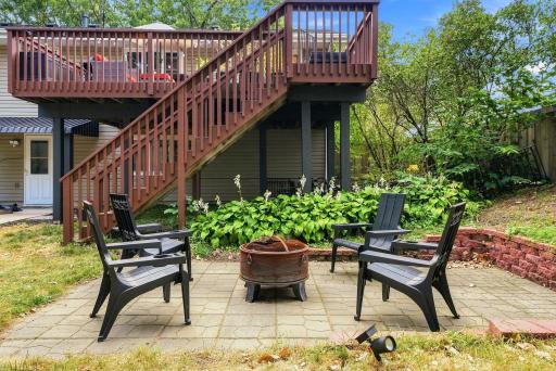 5330 Perry Avenue N, Crystal, MN 55429