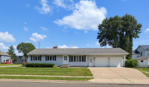 108 Park Street N, Fairfax, MN 55332