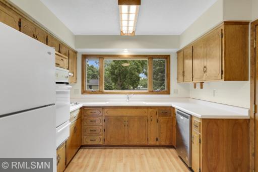 5001 W 98th Street, Bloomington, MN 55437