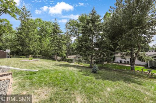 5001 W 98th Street, Bloomington, MN 55437