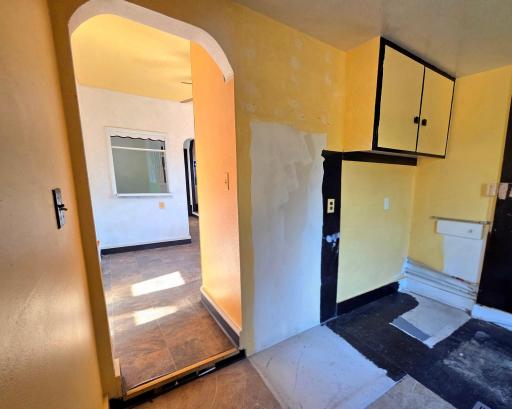 Back entry/laundry