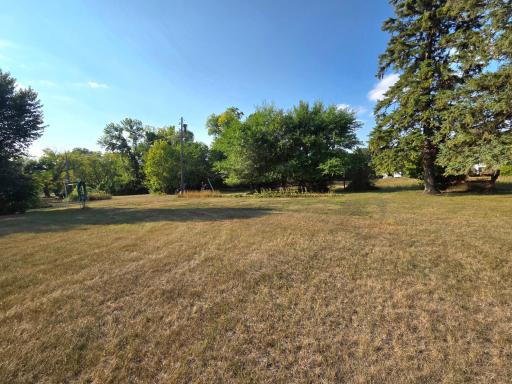 Large lot/ Garden