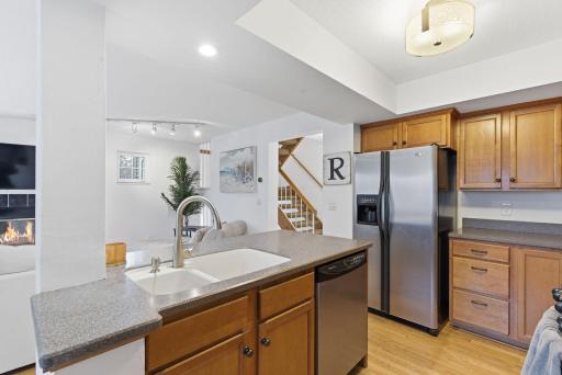 19-web-or-mls-15665 24th Ave-19.jpg