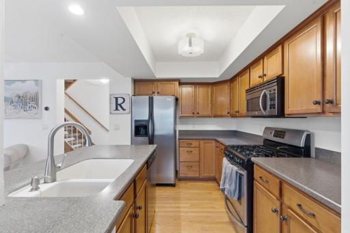 18-web-or-mls-15665 24th Ave-18.jpg