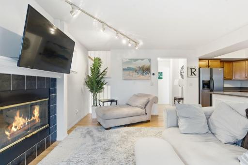 13-web-or-mls-15665 24th Ave-13.jpg
