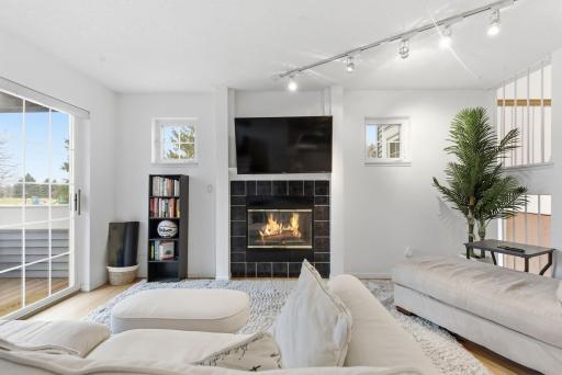 11-web-or-mls-15665 24th Ave-11.jpg