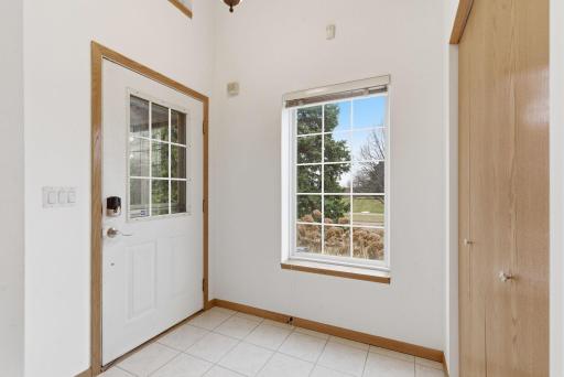 8-web-or-mls-15665 24th Ave-8.jpg