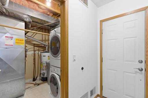 28-web-or-mls-15665 24th Ave-28.jpg