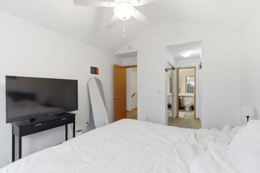 25-web-or-mls-15665 24th Ave-25.jpg