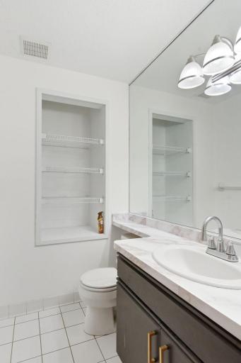 21-web-or-mls-15665 24th Ave-21.jpg
