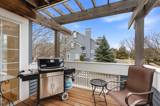 6-web-or-mls-15665 24th Ave-6.jpg