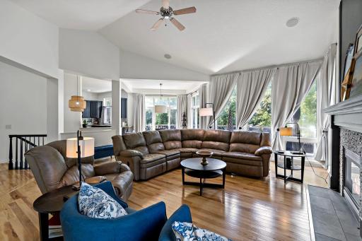 39-web-or-mls-269 Tristan Dr Excelsior MN_0022.jpg