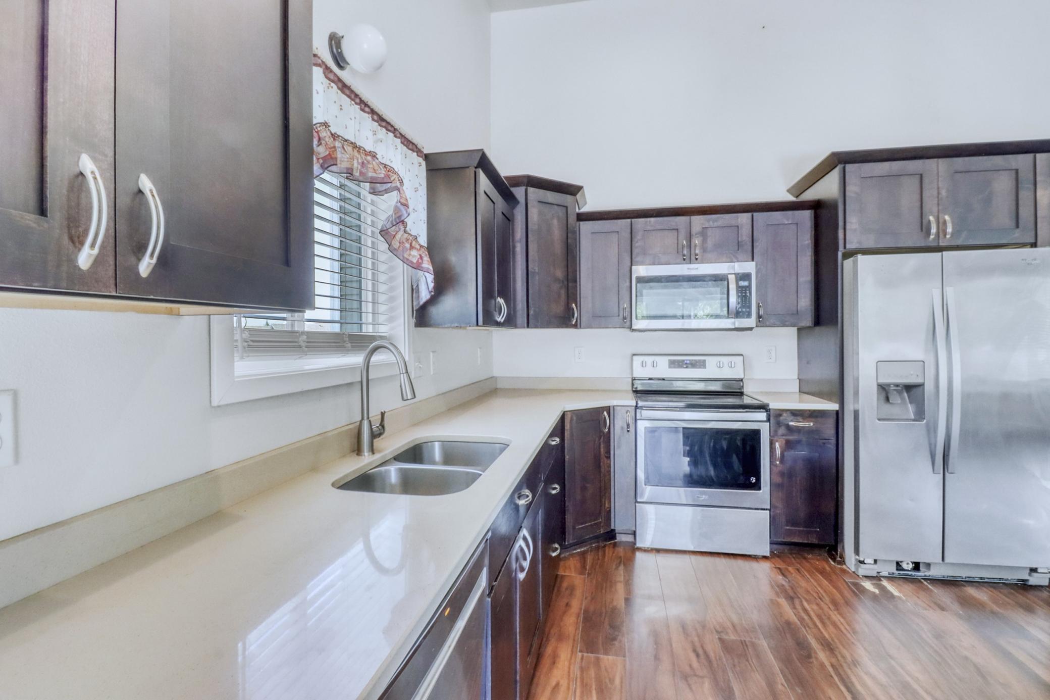 Kitchen1_4.JPG