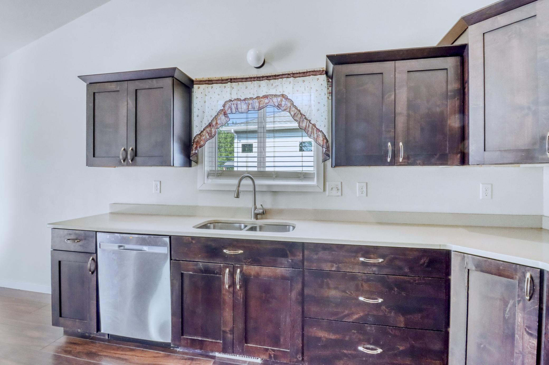 Kitchen1_3.JPG