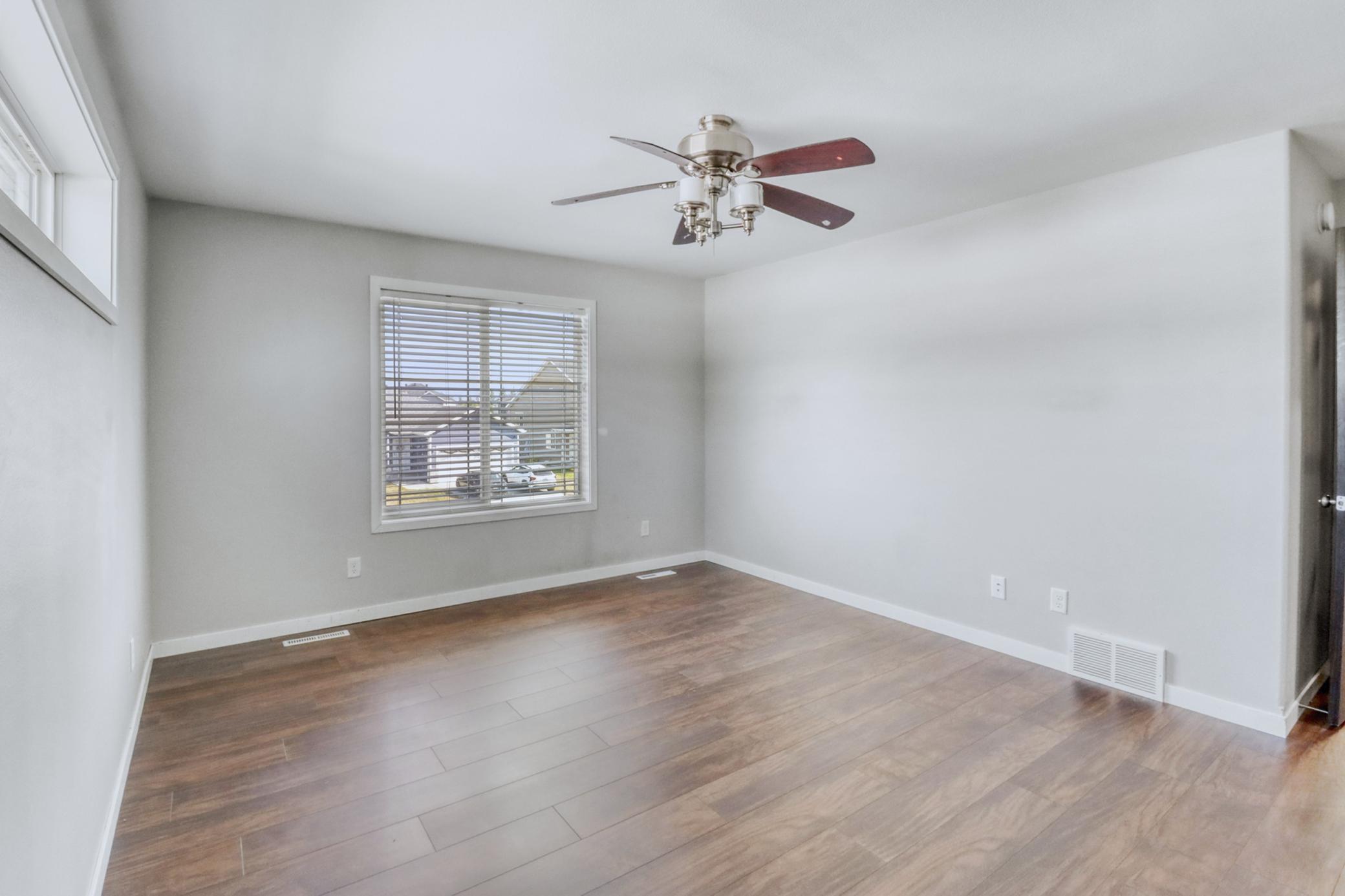 Primary Bedroom1_1.JPG