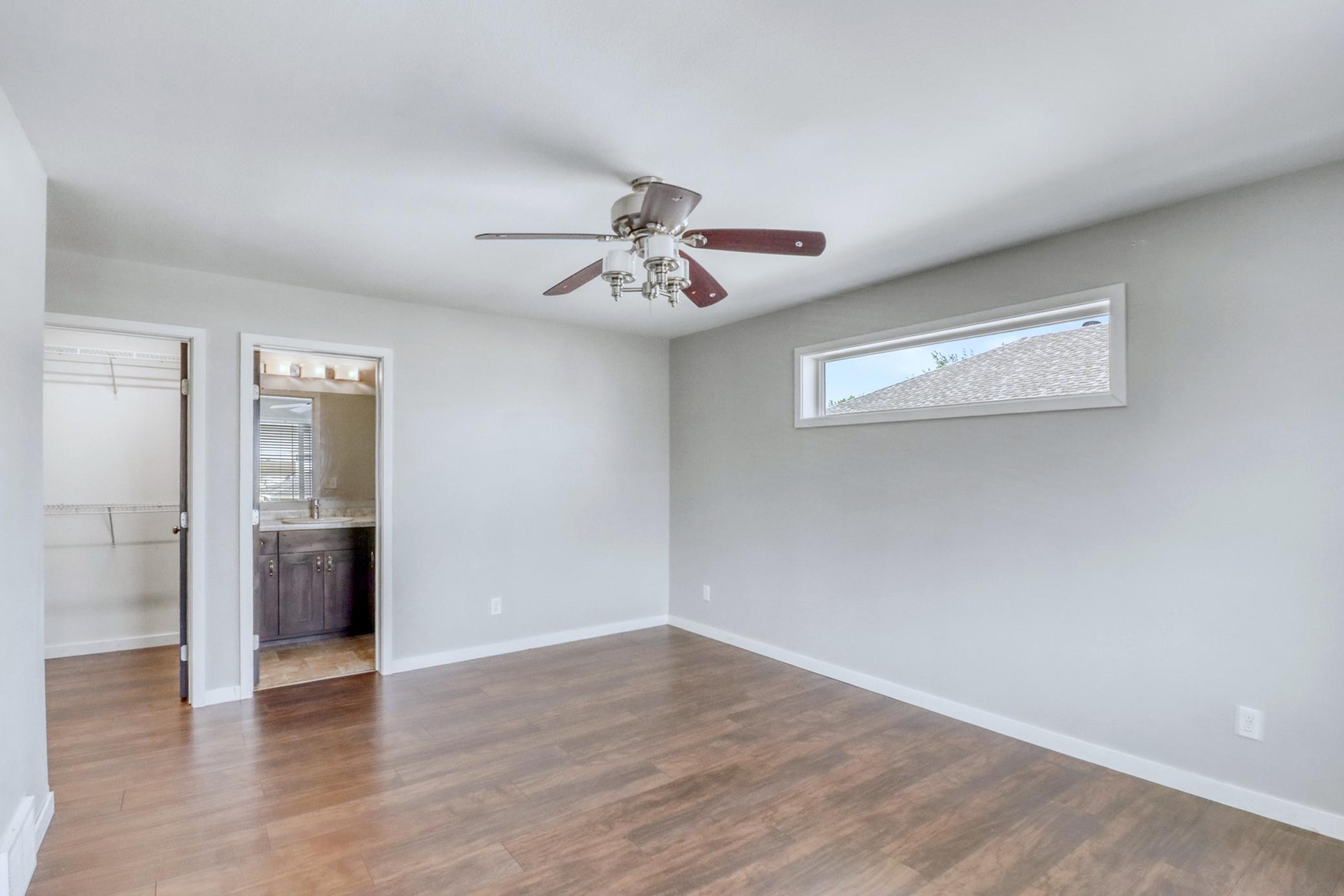 Primary Bedroom1_3.JPG