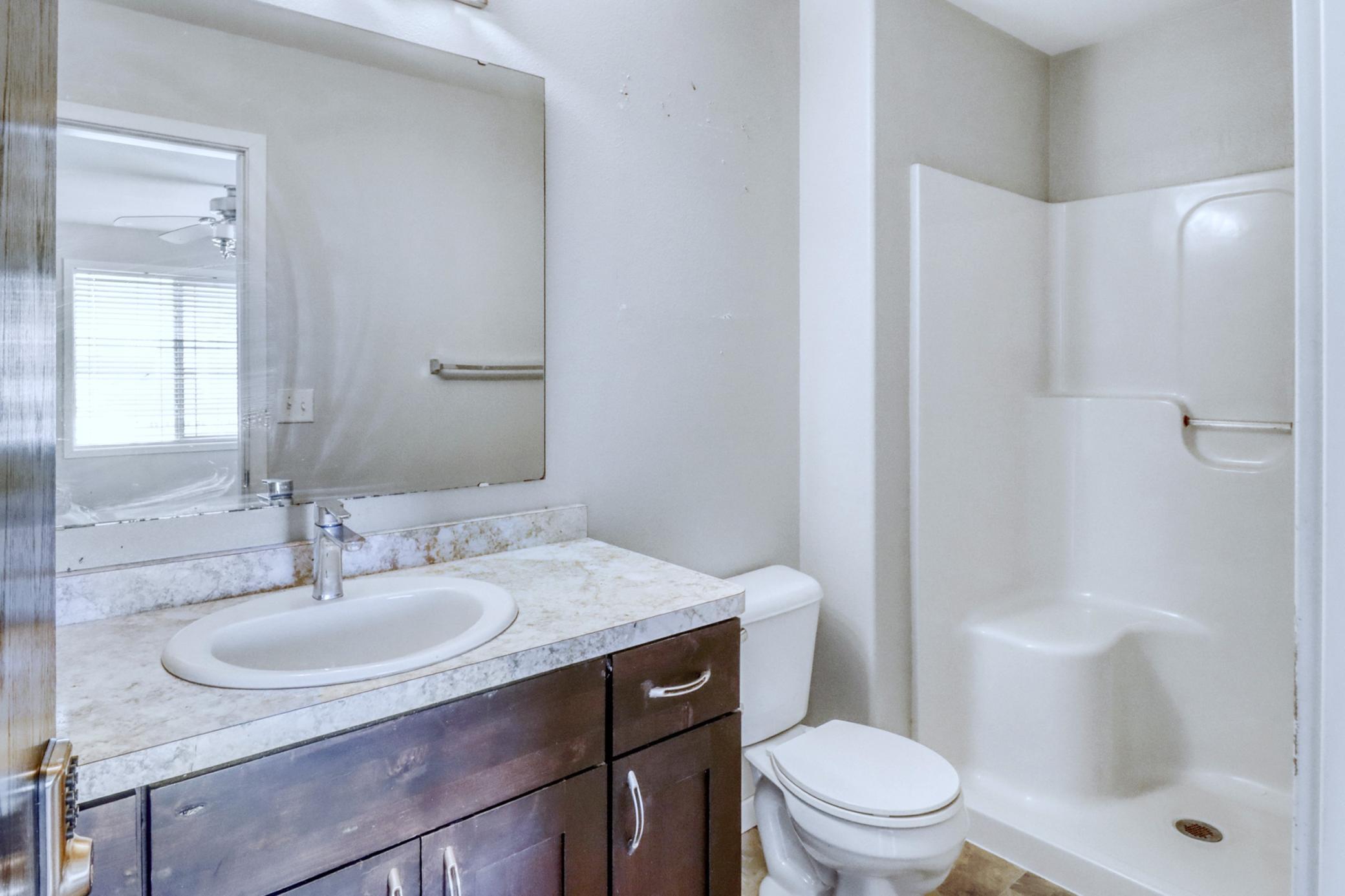 Primary Bathroom1_0.JPG