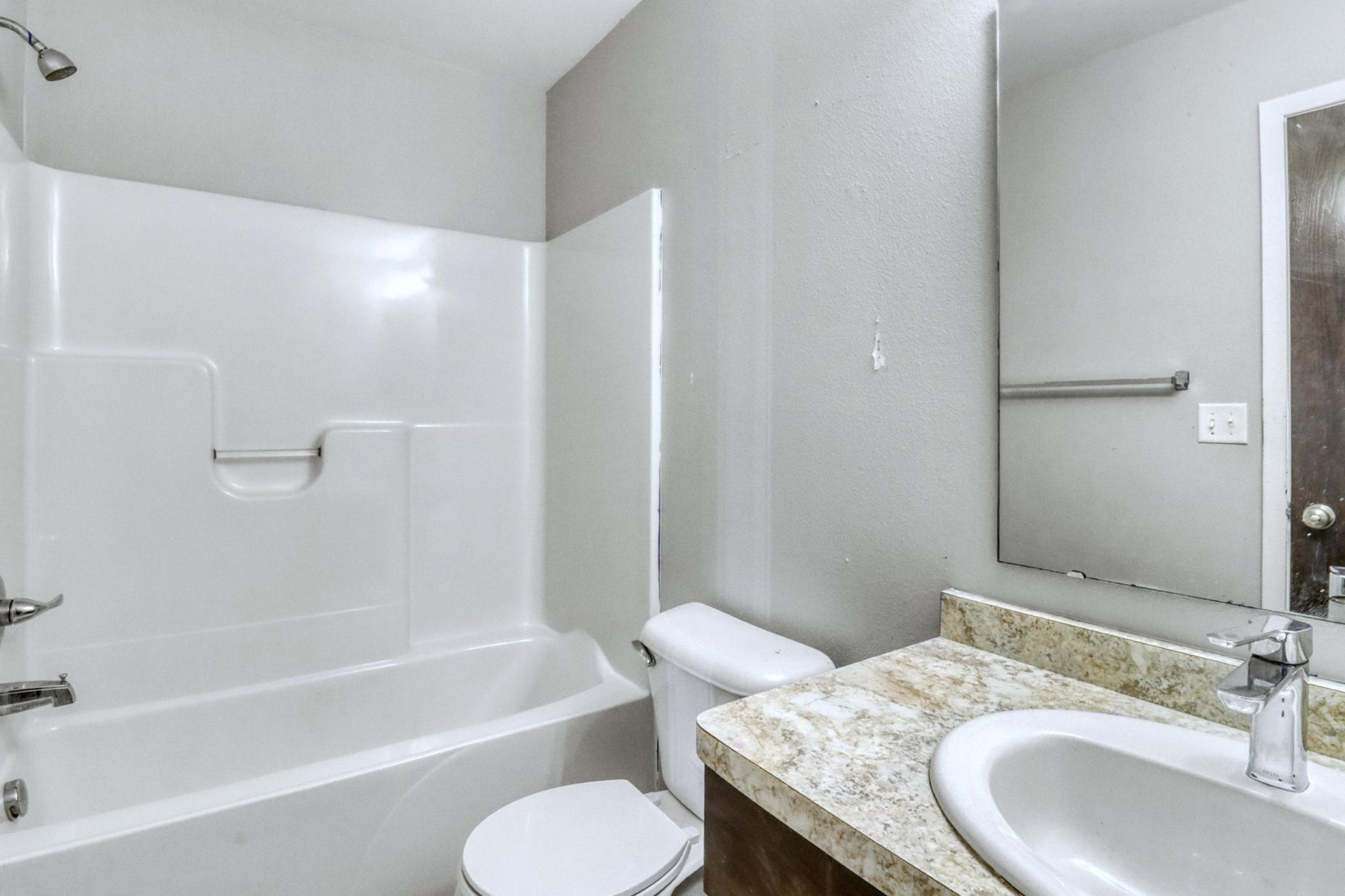 Upstairs Bathroom1_1.JPG
