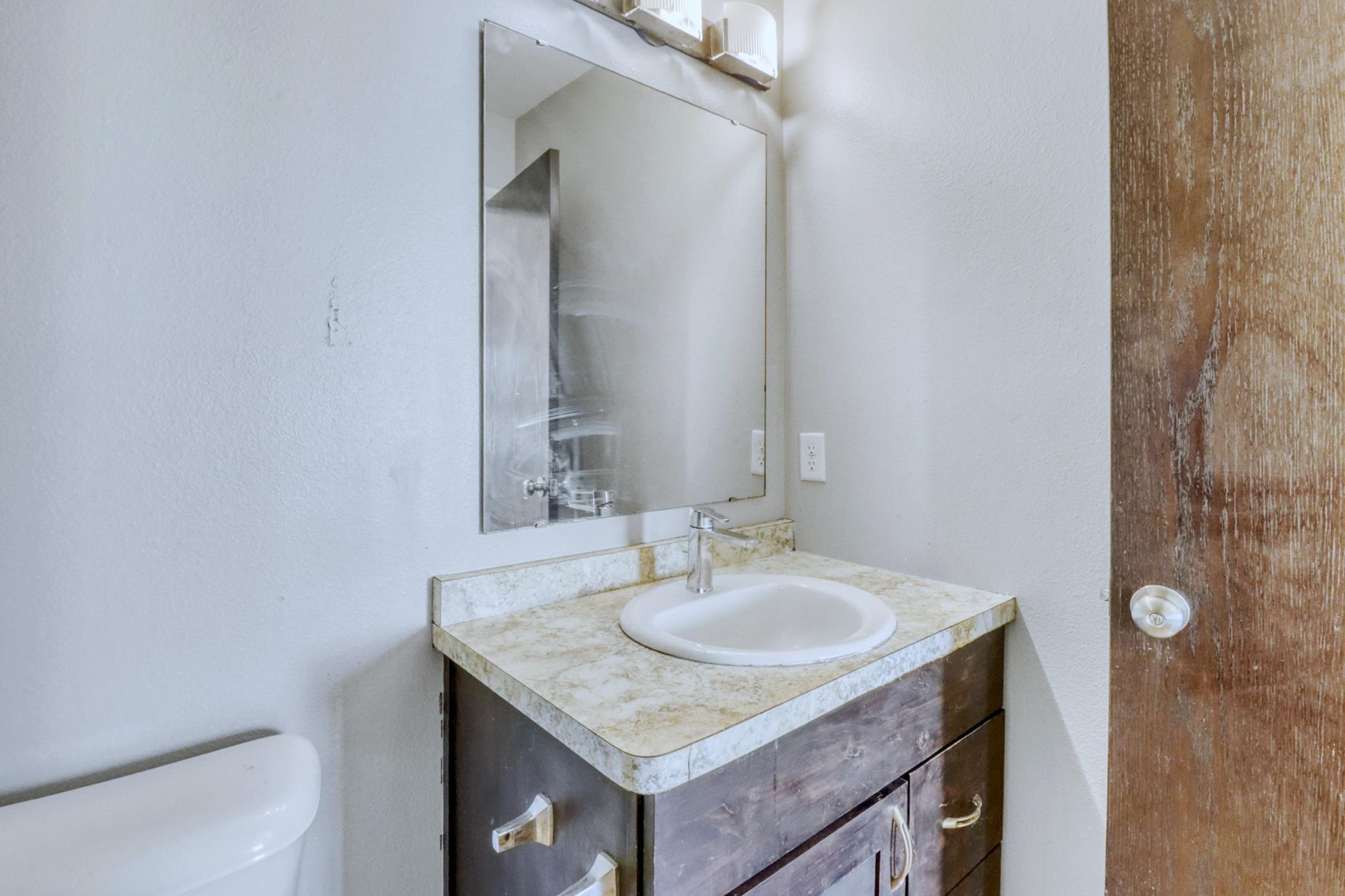 Upstairs Bathroom1_2.JPG