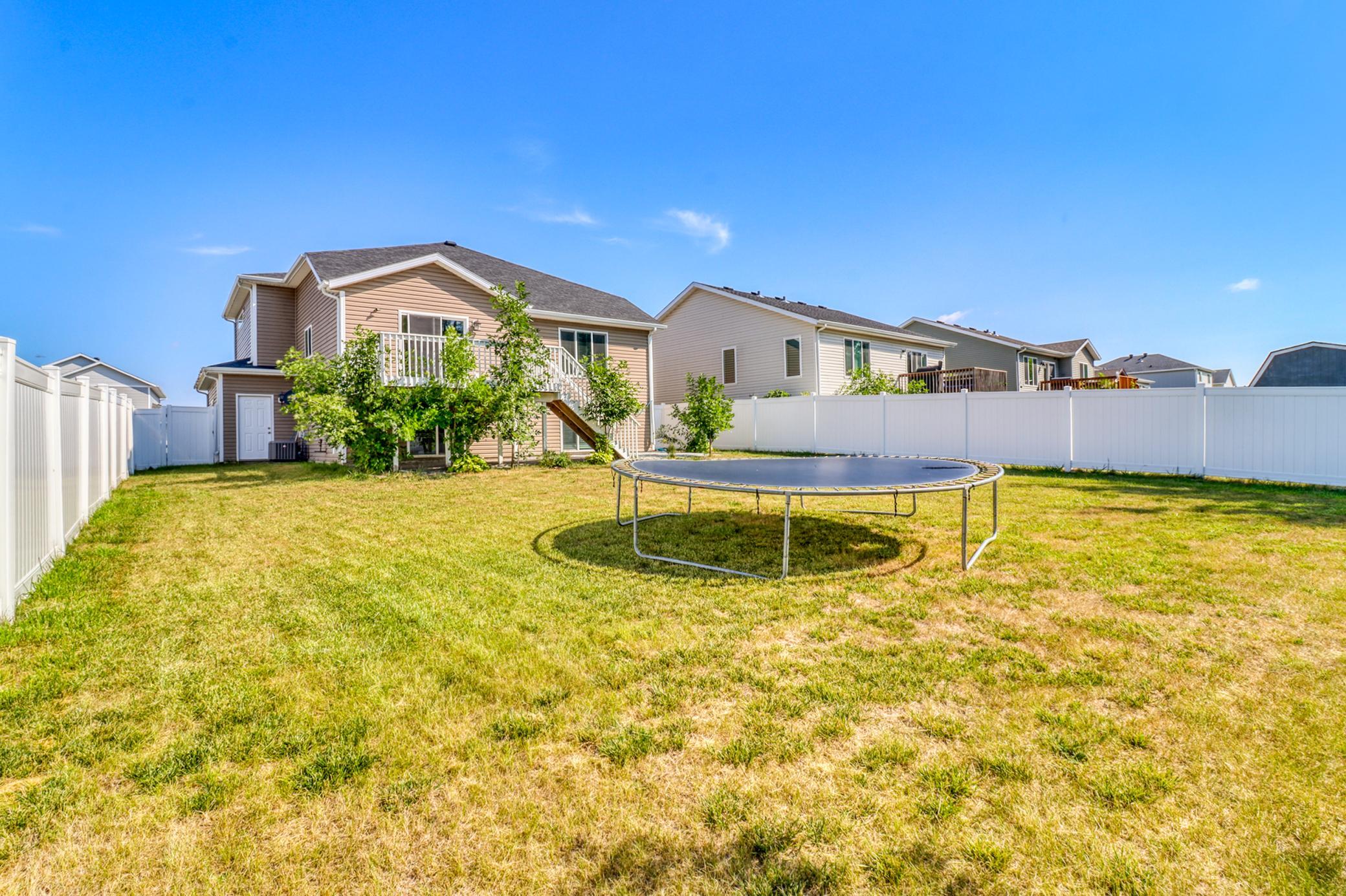 Backyard1_2.JPG