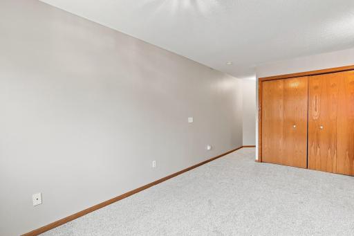 1216 Elmwood Avenue, Shakopee, MN 55379