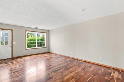 1216 Elmwood Avenue, Shakopee, MN 55379