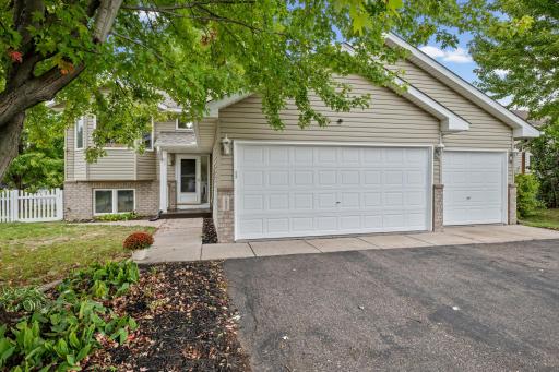 1825 Lupine Drive, Hudson, WI 54016