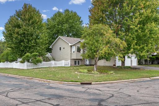 1825 Lupine Drive, Hudson, WI 54016
