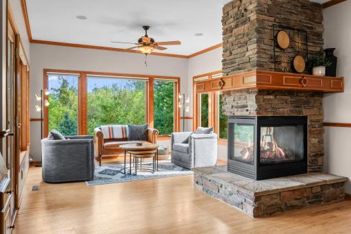 1106 Overlook Lane, Carver, MN 55315