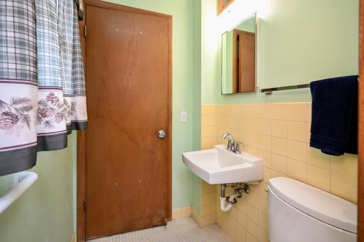 11 Shared Half Bathroom.jpg