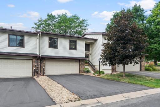 Welcome to 5757 Hyland Courts Dr, Bloomington