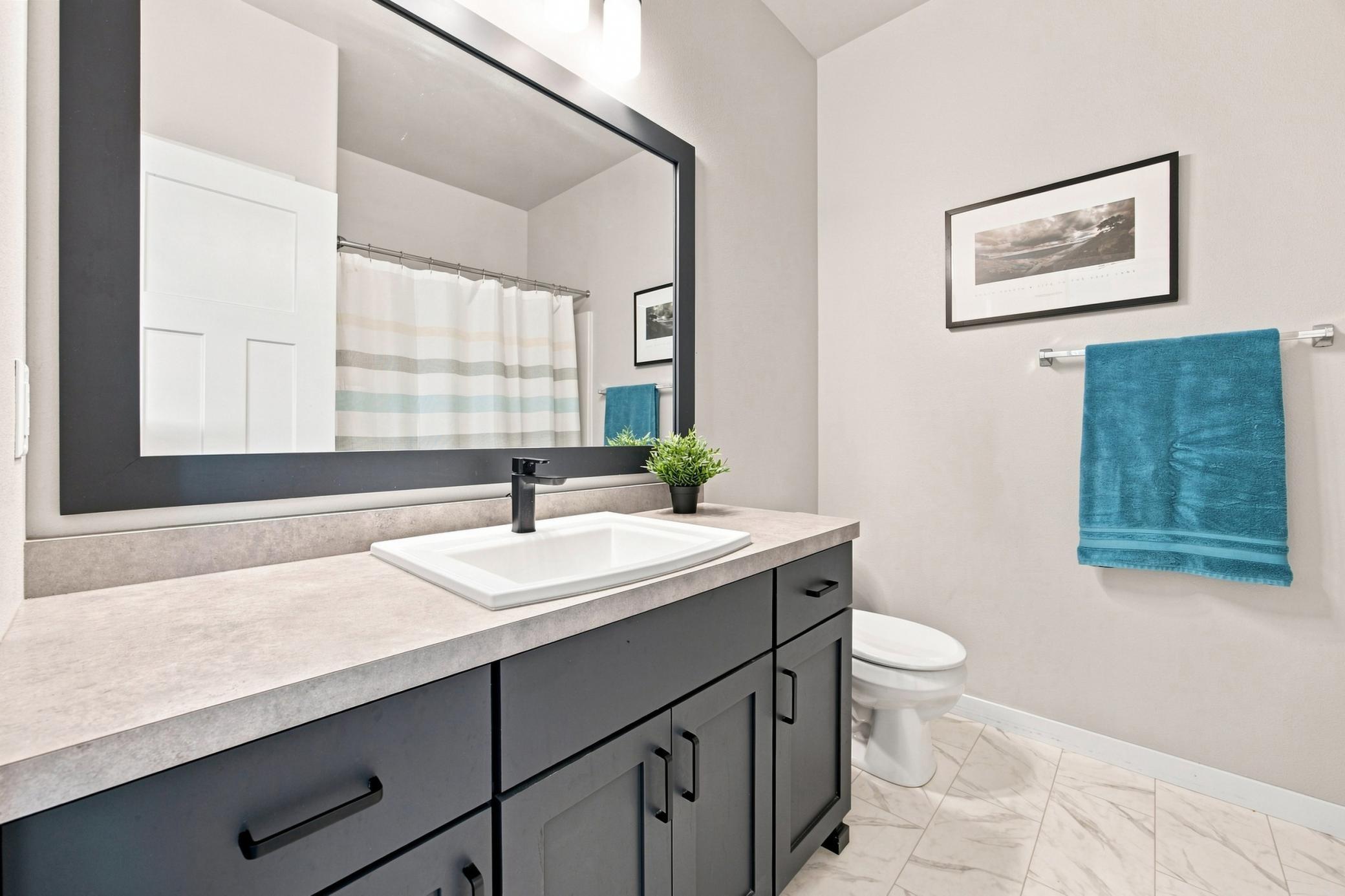 full bath located between br 2 and br 3