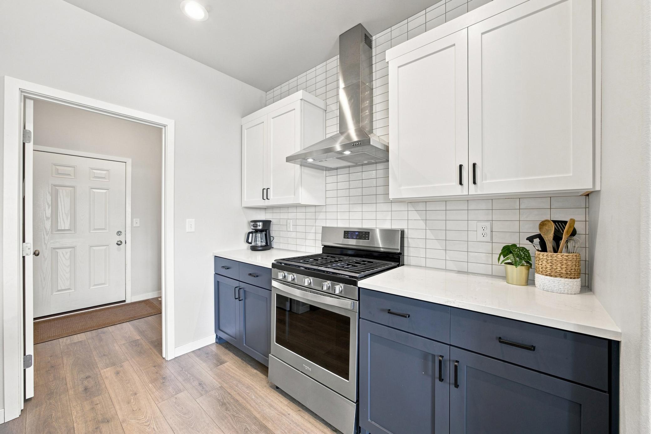 Gas stove with hood