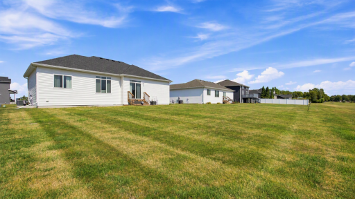 1504 75th Avenue S, Fargo, ND 58104