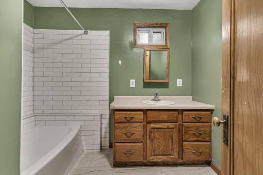 555 2nd Avenue NW, Milaca, MN 56353