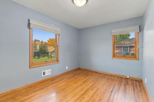 9025 10th Avenue S, Bloomington, MN 55420