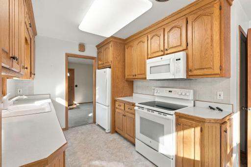 9025 10th Avenue S, Bloomington, MN 55420