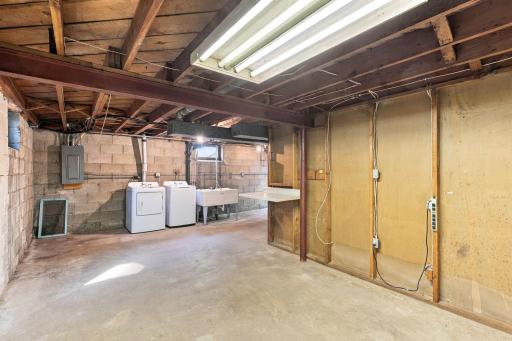 9025 10th Avenue S, Bloomington, MN 55420