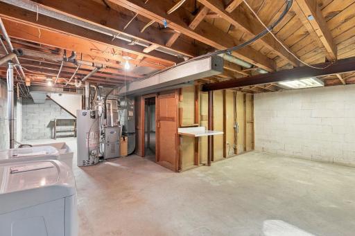 9025 10th Avenue S, Bloomington, MN 55420