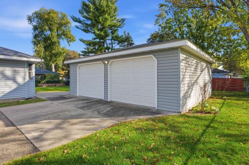 9025 10th Avenue S, Bloomington, MN 55420