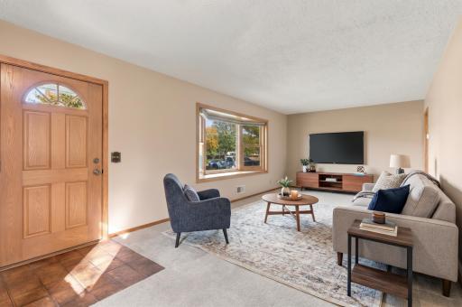 9025 10th Avenue S, Bloomington, MN 55420