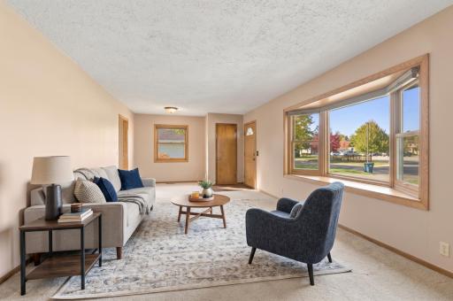 9025 10th Avenue S, Bloomington, MN 55420