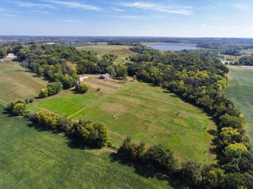 Delightful, fully-renovated LOG RAMBLER on 10 scenic acres!
