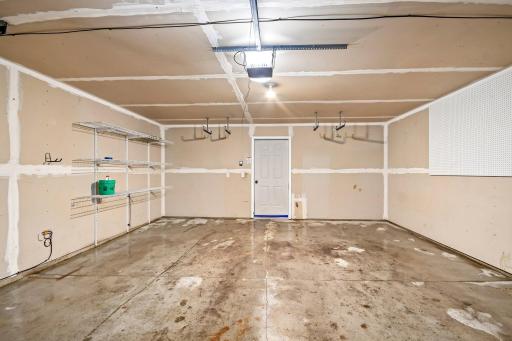 38-web-or-mls-Partridge Cir-S2509-038.jpg