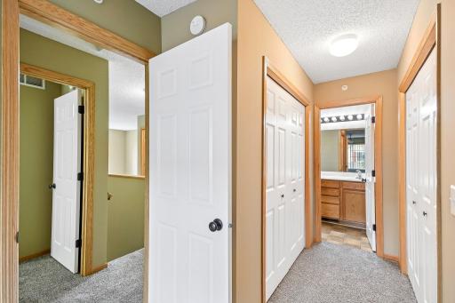 27-web-or-mls-Partridge Cir-S2509-027.jpg