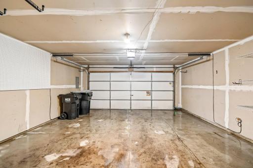 37-web-or-mls-Partridge Cir-S2509-037.jpg