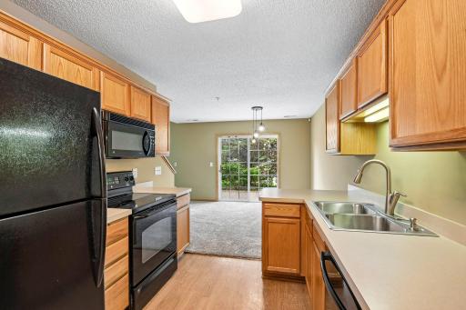 16-web-or-mls-Partridge Cir-S2509-016.jpg